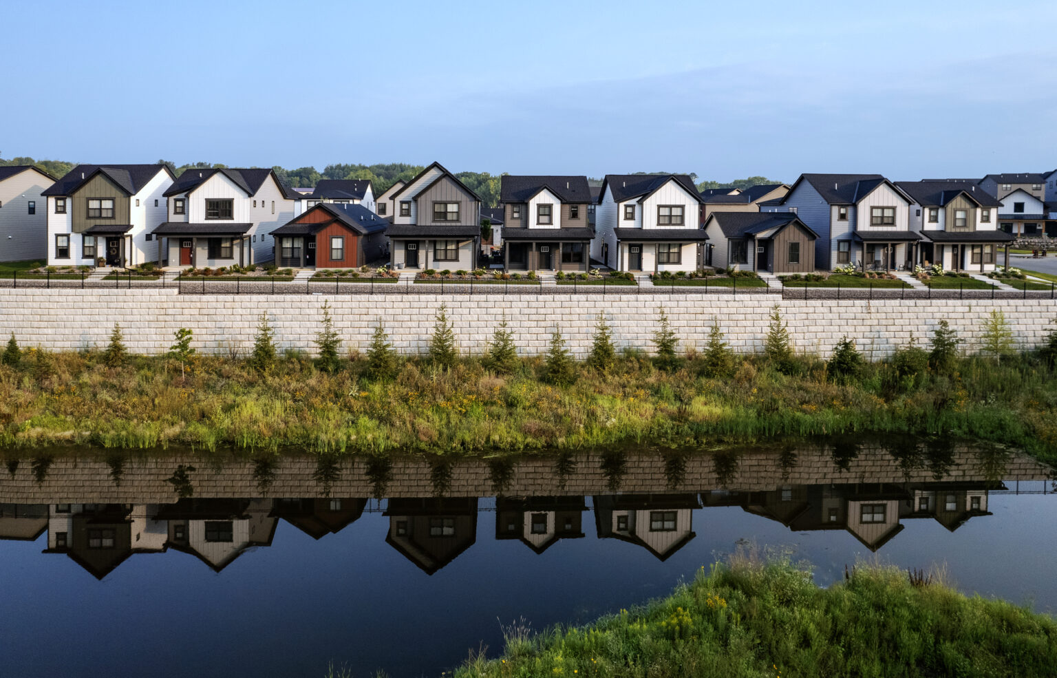 streetscape photo of inver grove heights homes